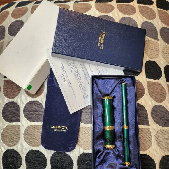 MIKIMOTO International Perfume refillable/ Lip Brush with pearls Vintage not use - Picture 10 of 10